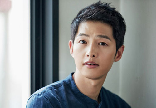 Song Joong Ki phủ nhận tin đồn hẹn hò với nữ luật sư