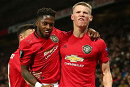 Ai xứng đáng được 'chung mâm' với cặp Pogba và Fernandes ở tuyến giữa M.U?