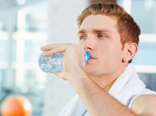 Cứ uống nước 4 thời điểm này gan thận tự động lọc sạch độc tố, cơ thể khỏe lên trông thấy