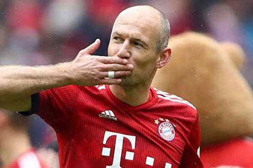 Robben bất ngờ có mặt ở sân tập của Bayern Munich