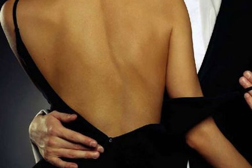 Chồng ngoại tình, vợ trả thù bằng đòn hiểm không giống ai