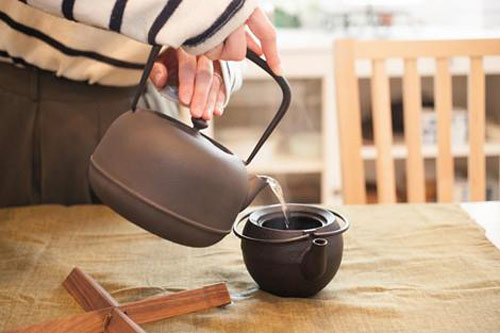 Uống một ly nước này vào buổi sáng là cách chữa "bách bệnh" của người Trung Quốc, ai cũng nên học theo