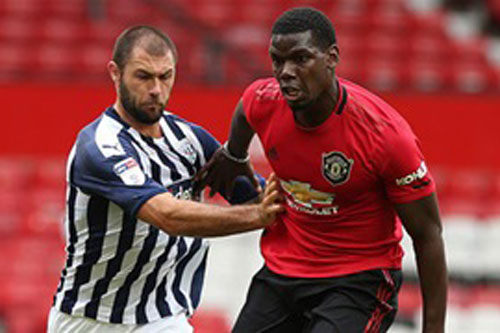 Pogba và Bruno Fernandes sát cánh, M.U vẫn thua đội hạng Nhất