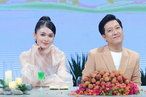 Á hậu Thùy Dung hồi hộp khi làm MC cùng Trường Giang