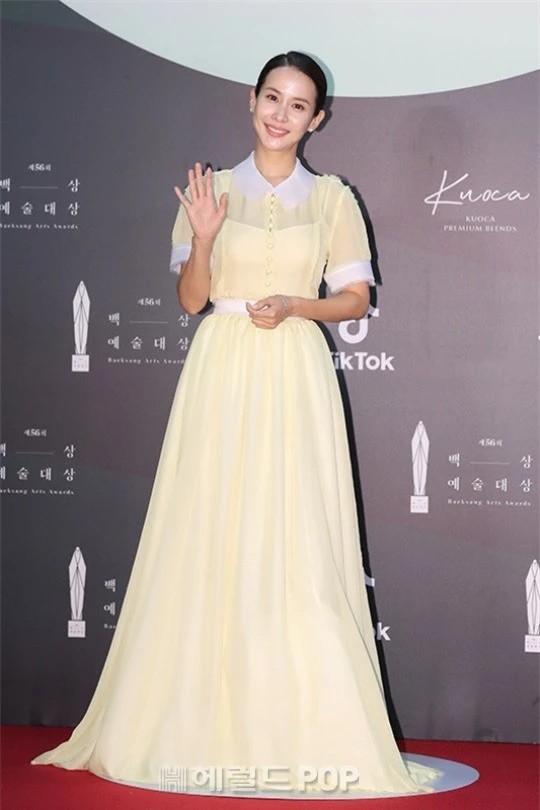 son ye jin dep tua nu than, do sac kim hee ae, gong hyo jin o baeksang hinh 15