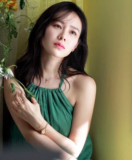 Son Ye-jin sinh ngày 11/1/1982 tại Daegu, Hàn Quốc.