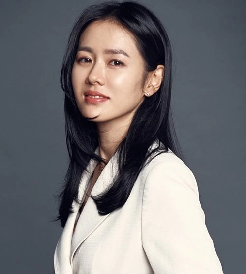 Bộ phim Cổ điển đã mang lại cho cô giải Nữ diễn viên mới xuất sắc nhất tại lễ trao giải Baeksang Arts Awards lần thứ 39 và Grand Bell Awards lần thứ 24.