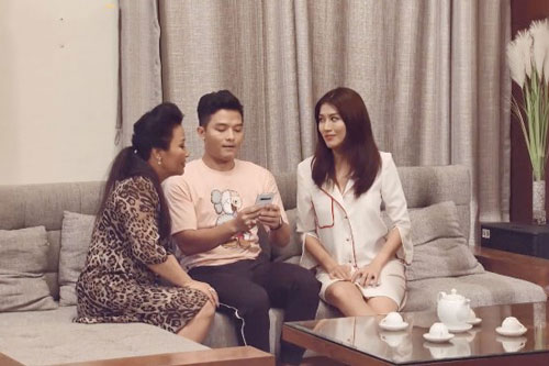 Thấy mâm cơm ở cữ của tôi đặt trên bàn, mẹ chồng nổi giận đùng đùng mắng chồng tôi một trận rồi đưa ra quyết định khiến chúng tôi nhìn nhau sửng sốt