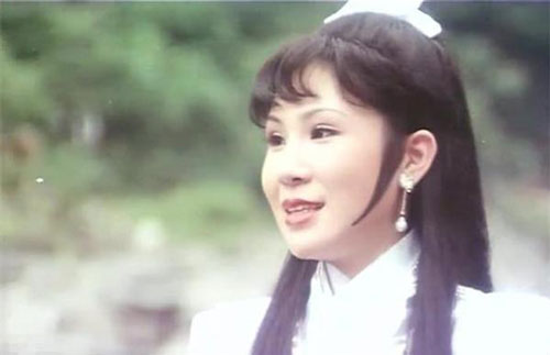 Cảnh đời ẩn dật của 'Tiểu Long Nữ' già và xấu nhất mọi phiên bản