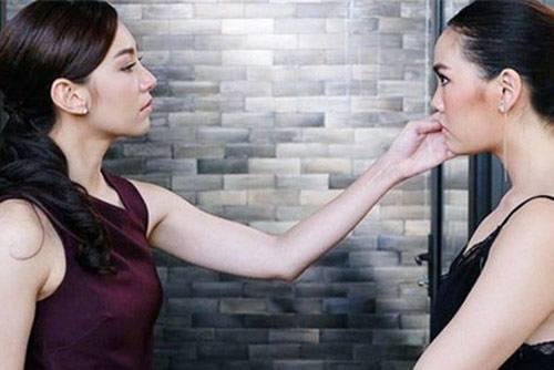 Bồ của chồng mời đến khách sạn xem cảnh "mặn nồng", vợ thâm hiểm phản đòn khiến ả "khiếp vía"