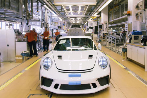 Covid-19 khiến doanh số hãng xe sang Porsche giảm 0,6 tỷ euro