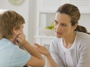 Bạn sẽ tự tay làm hỏng tương lai của con mình nếu thường xuyên nói với con những điều này
