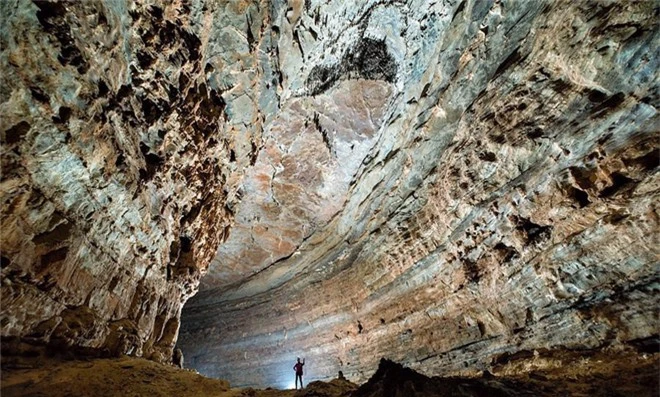 Vào hang động dài nhất châu Á, phát hiện nhiều sinh vật kỳ dị và cảnh tượng kỳ ảo - Ảnh 5.