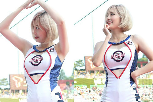 CLIP: "Đơ người" trước nhan sắc của hoạt náo viên bóng chày Hàn Quốc