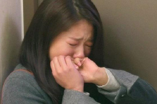 Lần đầu về ra mắt, tôi "đứng chết trân" nói không thành tiếng khi thấy bức ảnh kỷ niệm