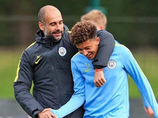 Sancho sẽ bỏ qua M.U nếu có cơ hội trở lại Man City