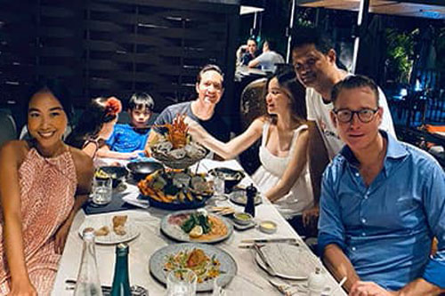 Bầu bí tháng thứ 4, Hà Hồ bắt đầu có dấu hiệu tăng cân và lộ bụng rõ hơn