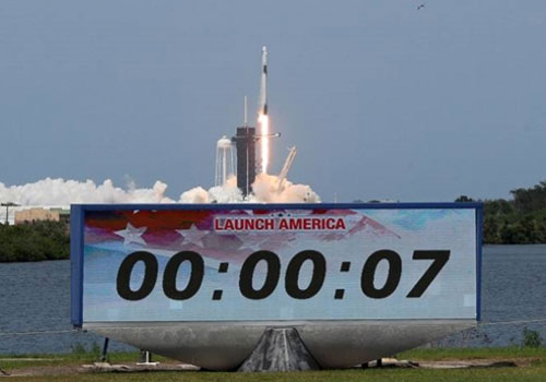 SpaceX phá vỡ thế độc tôn du hành vũ trụ của Nga