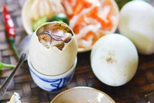 Trứng vịt lộn giàu dinh dưỡng, ai biết chọn đúng "giờ vàng" để ăn còn bổ hơn nhân sâm