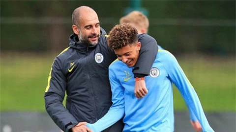 Sancho sẽ bỏ qua M.U nếu có cơ hội trở lại Man City