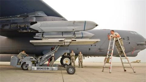 Ukraina nghi B-52H xuyen thung duoc phong thu Nga
