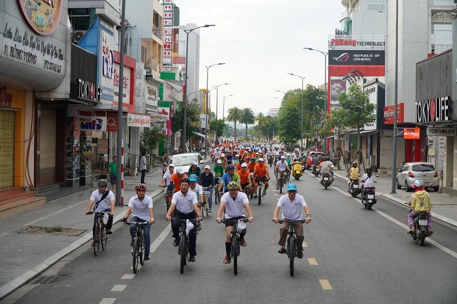 Sự kiện "Huế - đạp xe vì môi trường" hồi tháng 5/2020 thu hút mọi tầng lớp nhân dân TP. Huế tham gia nhằm khuyến khích cộng đồng rèn luyện sức khỏe, bảo vệ môi trường, tăng cường hình ảnh của Huế vì một đô thị du lịch văn minh, hạnh phúc và thân thiện với môi trường. Sự kiện "Huế - đạp xe vì môi trường" hồi tháng 5/2020 thu hút mọi tầng lớp nhân dân TP. Huế tham gia nhằm khuyến khích cộng đồng rèn luyện sức khỏe, bảo vệ môi trường, tăng cường hình ảnh của Huế vì một đô thị du lịch văn minh, hạnh phúc và thân thiện với môi trường.