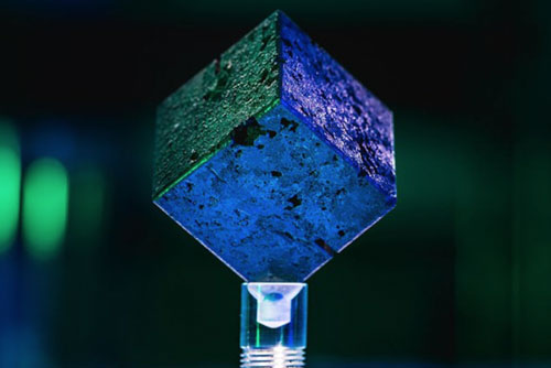 Khối urani bí ẩn từ lò phản ứng hạt nhân của trùm phát-xít Hitler