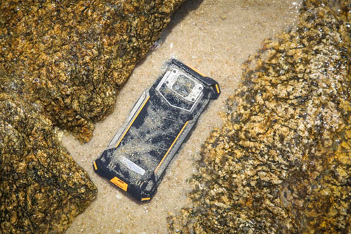 Smartphone ‘nồi đồng cối đá’, pin 10.000 mAh, RAM 6 GB, giá rẻ bất ngờ