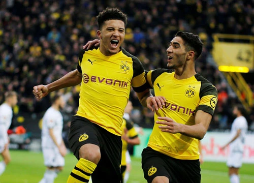 Dortmund xác nhận sẽ mất 2 ngôi sao.