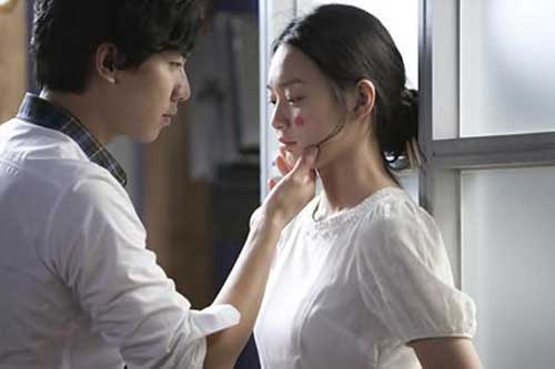 Lúc kiếm ra tiền, cả nhà chồng coi trọng, vừa mất việc 3 tháng ai cũng nhìn tôi như tội nợ