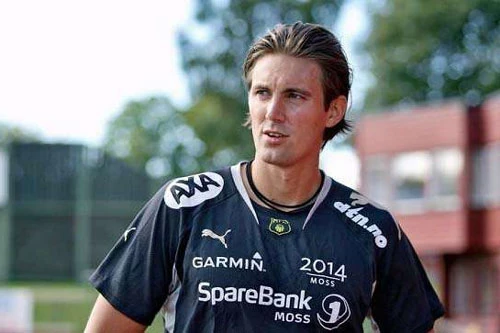 =6. Kjell Petter Opheim (Na Uy - Chiều cao: 2,03m). Ảnh: Goal.com.
