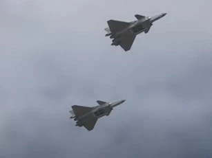 Trung Quốc muốn đưa J-20 lên tàu sân bay thay vì J-31