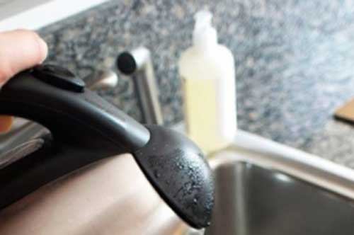 Bếp ga, tủ lạnh - cách tẩy sạch nhanh nhất chỉ sau 5 phút mà không tốn tiền của, công sức