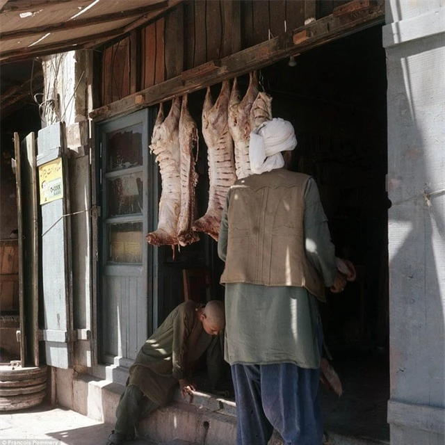 Một cửa hàng bán thịt ở Herat.