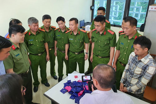 Sơn La: Bắt đối tượng vận chuyển hơn 23.000 viên ma túy tổng hợp