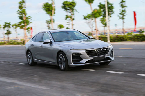 5 xe sedan hạng D bán chạy nhất tháng 5/2020: VinFast Lux A2.0 thống trị