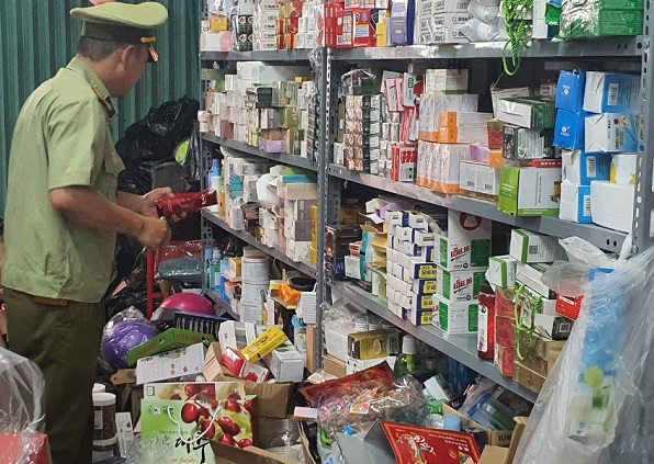 Hà Nội: Dùng Facebook bán gần 11.000 sản phẩm giả mạo nhãn hiệu GUCCI và SENSODYNE