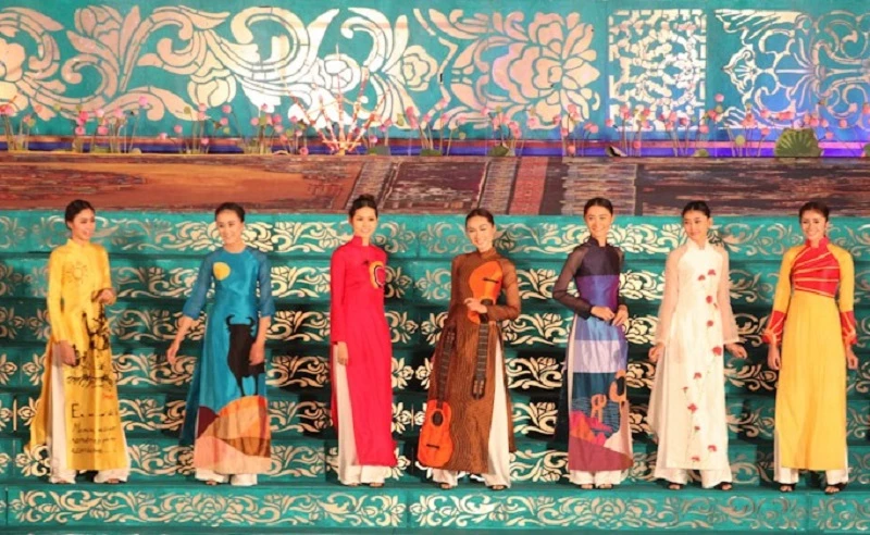 Những bộ sưu tập thời trang áo dài của các nhà thiết kế nổi tiếng Huế, Hà Nội, TP. HCM sẽ trình diễn trong chương trình nghệ thuật Bế mạc Festival Huế 2020.
