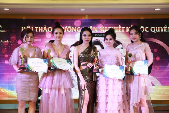 Lần đầu tiên tổ chức Hội thảo mi thiết kế độc quyền tại Hà Nội