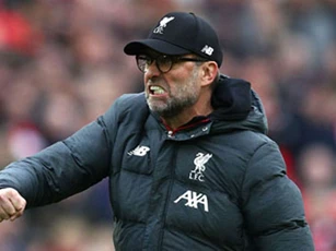 Gerrard: 'Liverpool nên dựng tượng HLV Klopp'