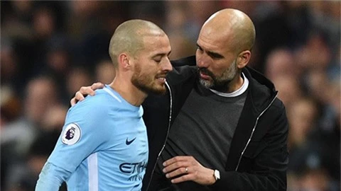 HLV Guardiola xác nhận David Silva gia hạn hợp đồng với Man City