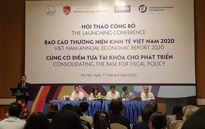 Hội thảo công bố Báo cáo thường niên Kinh tế Việt Nam năm 2020. 