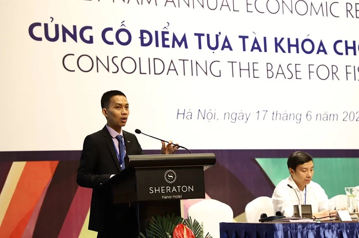 TS. Nguyễn Đức Thành phát biểu tại hội thảo công bố báo cáo thường niên Kinh tế Việt Nam 2020