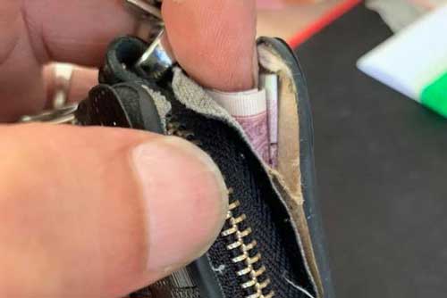 Chồng khăng khăng không vứt bao da cũ, vợ phát hiện bí mật không ngờ