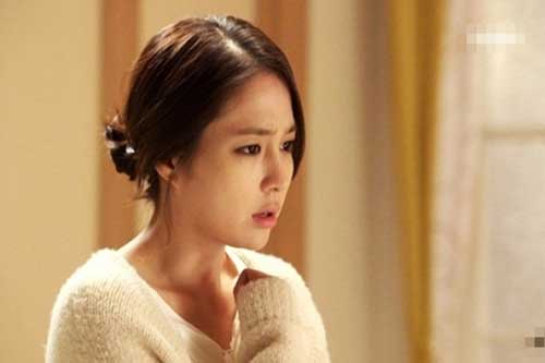 Một lần chán chồng rủ bạn thân đi uống rượu, không ngờ phát hiện ra bí mật ngoại tình của chồng mình