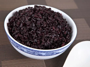 Ăn gạo lứt đen thay cơm trắng 1 tuần liên tiếp, bạn sẽ bất ngờ với điều kỳ diệu xảy ra