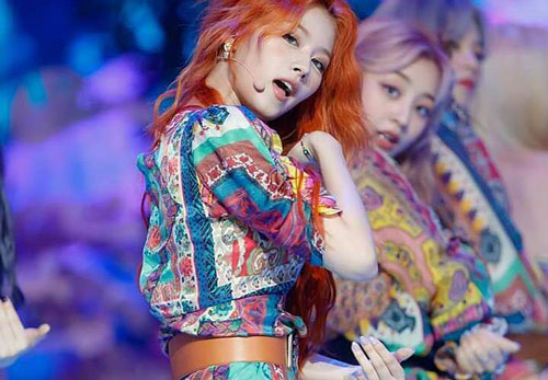 Fancam triệu view của Sana (Twice) gây tranh cãi