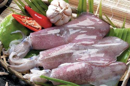 Cách khử mùi tanh của mực, tôm tươi chỉ trong "tích tắc"