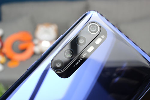 Smartphone chip S730G, RAM 6 GB, 4 camera sau, 5.260 mAh, giá 9,99 triệu tại Việt Nam