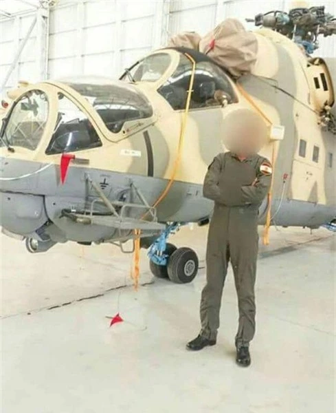 Soi truc thang Mi-24 Ai Cap mang rocket S-80 pho dien suc manh o Libya-Hinh-3